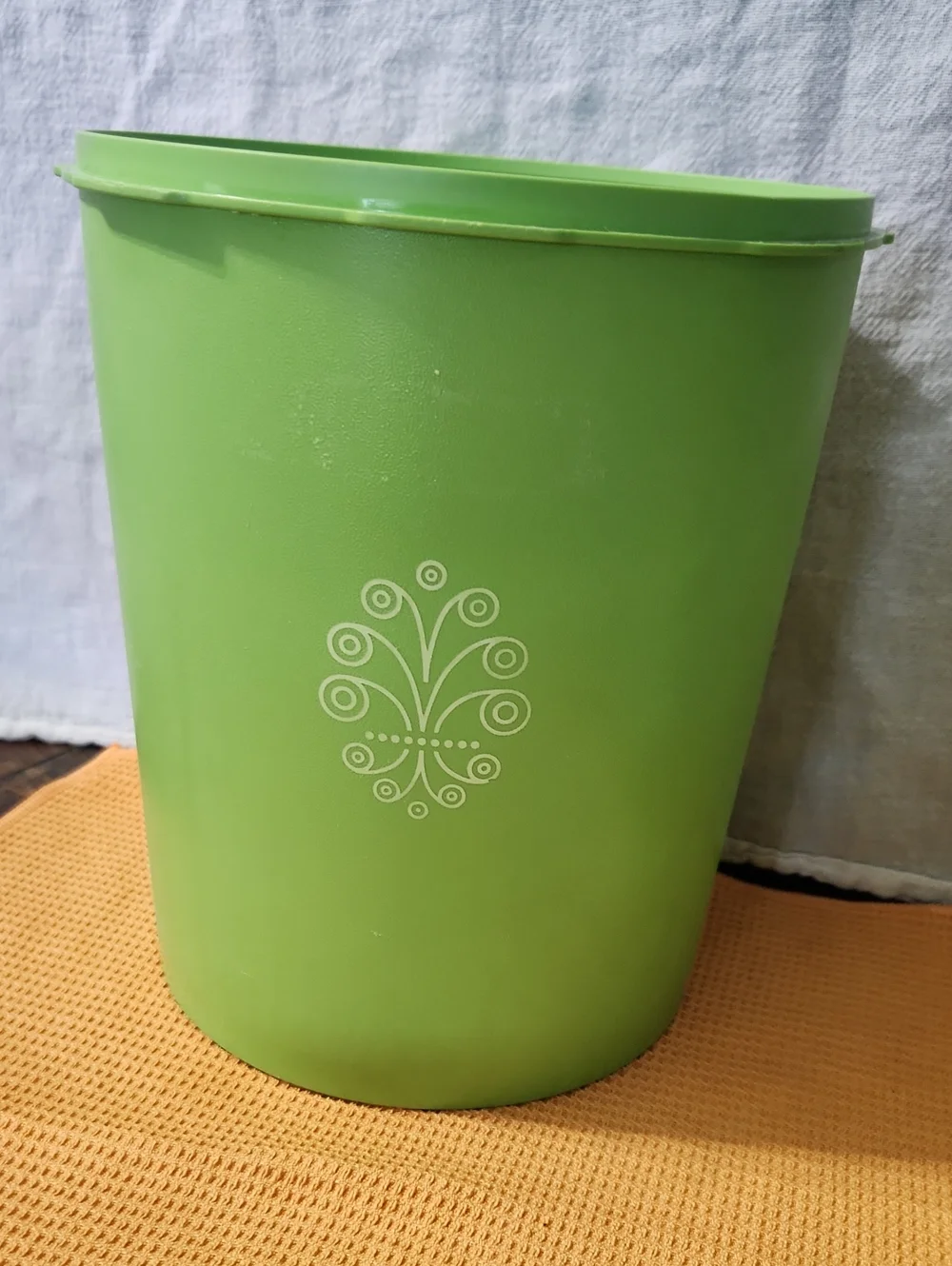 2 Tupperware containers 1 steamer